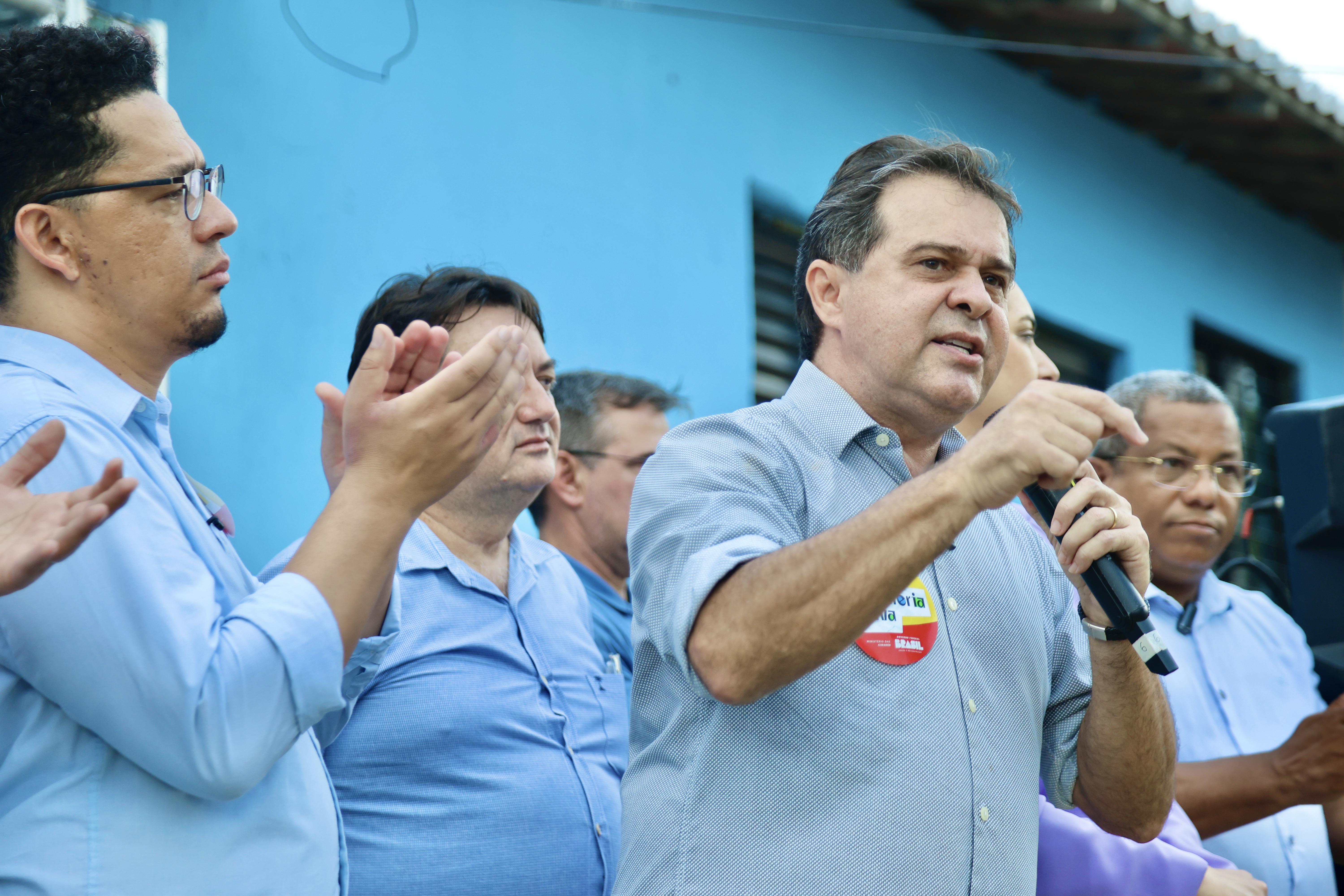 prefeito evandro discursando